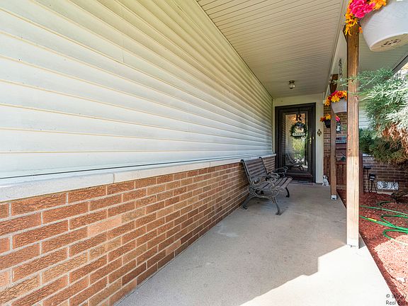 3rd image of 6631 Blackstone Dr
