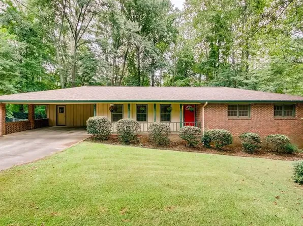 118 Jennifer Ln, Lilburn, GA 30047