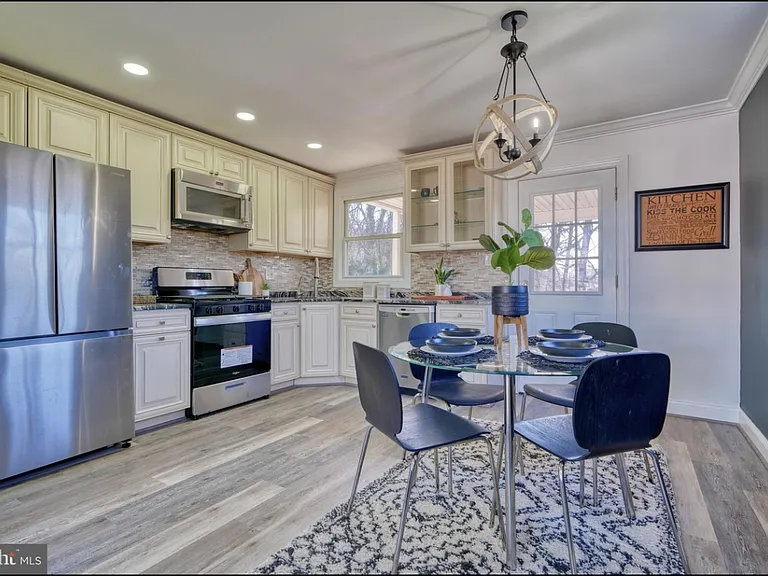 701 Platinum Ave — Photo 7