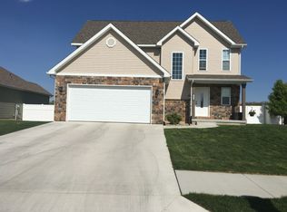 2010 Shell Bark Ln, Warsaw, IN 46582