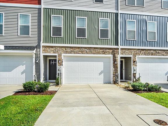 3rd image of 7819 Wolf Run Ln