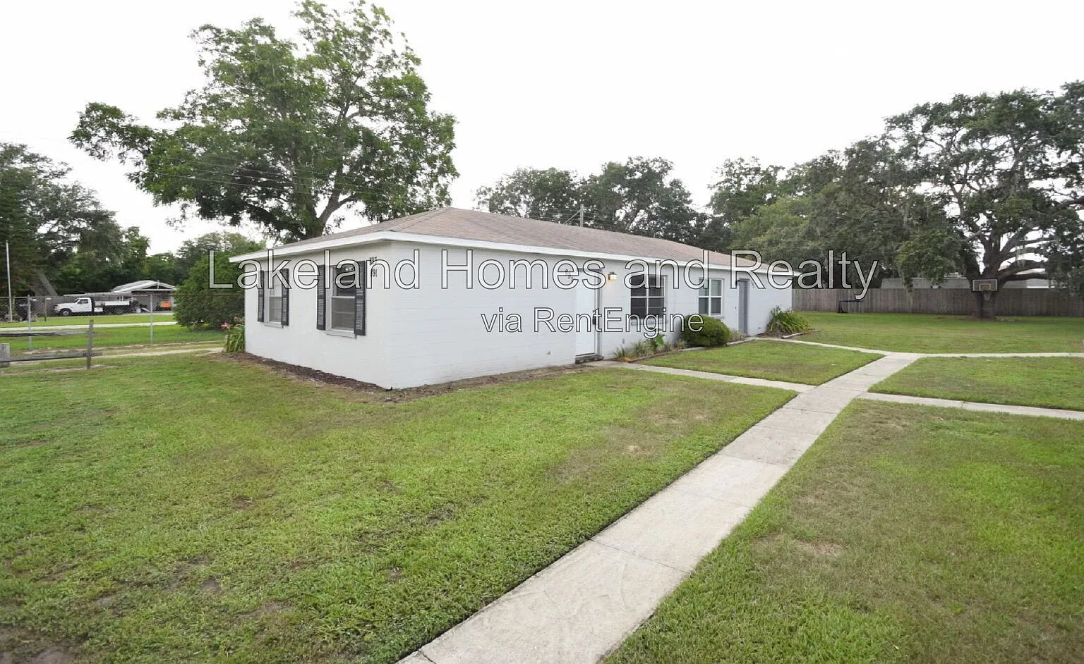 2 bed, 1.0 bath, 832 sqft, $1,325 — Photo 1