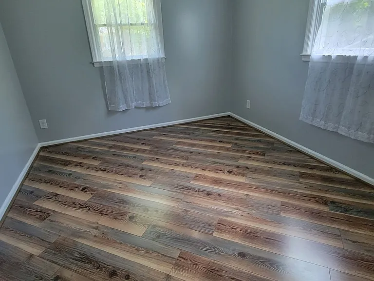 110 Hawthorne Ln — Photo 7