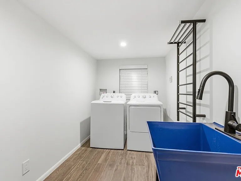 9820 Yoakum Dr — Photo 25