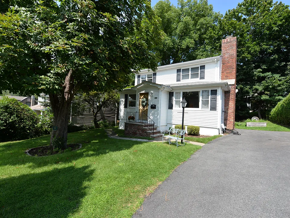 122 Strysko Ave