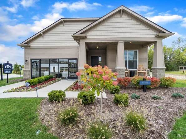 47615 Fowler Creek Dr, Canton, MI 48188