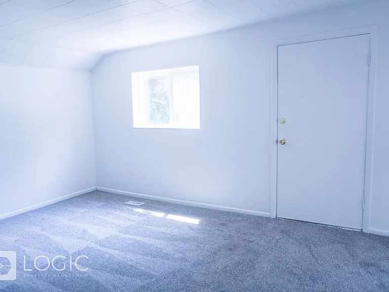 1238 Oak St #1 — Photo 3