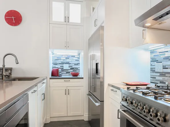 212 East 47th Street image 1 of 6