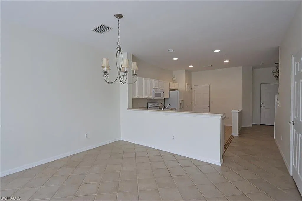 3 bed, 2.5 bath, 1580 sqft, $2,150 — Photo 4