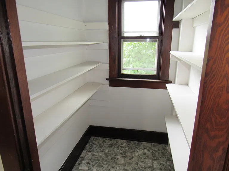 821 S 7th St — Photo 9