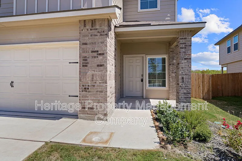3 bed, 2.5 bath, 1700 sqft, $1,850 — Photo 2
