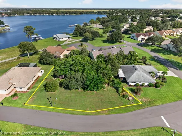 7 Acacia Ct S, Lake Placid, FL 33852