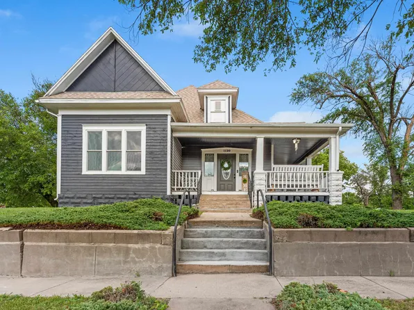 1120 N Pine St, Newton, KS 67114