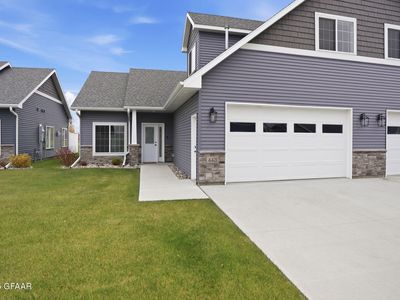 4421 Edgewood Ln, Grand Forks, ND, 58201