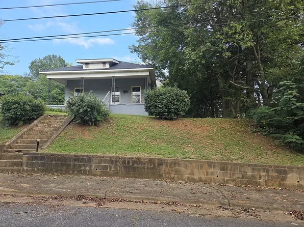77 13th St SE, Hickory, NC 28602
