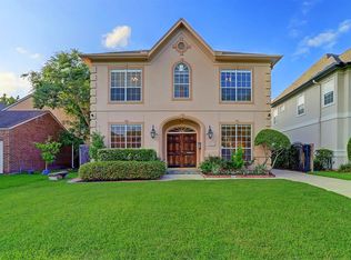 4914 Cedar St, Bellaire, TX 77401