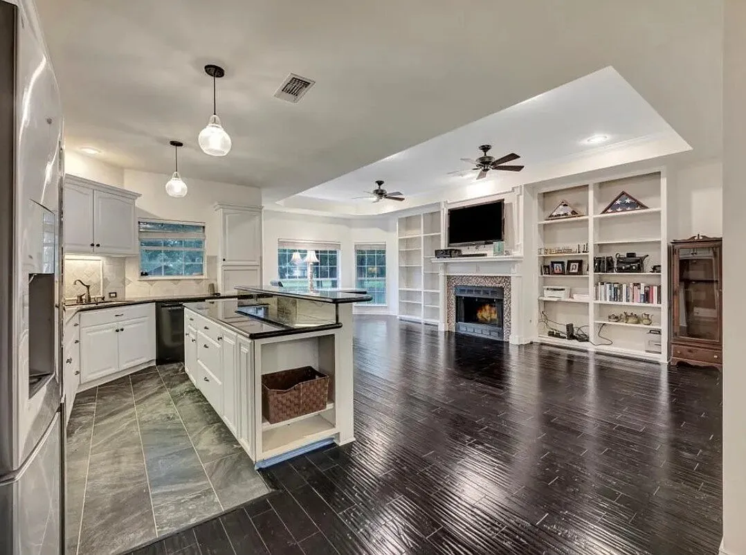 3 bed, 2.0 bath, 2677 sqft, $2,200 — Photo 3