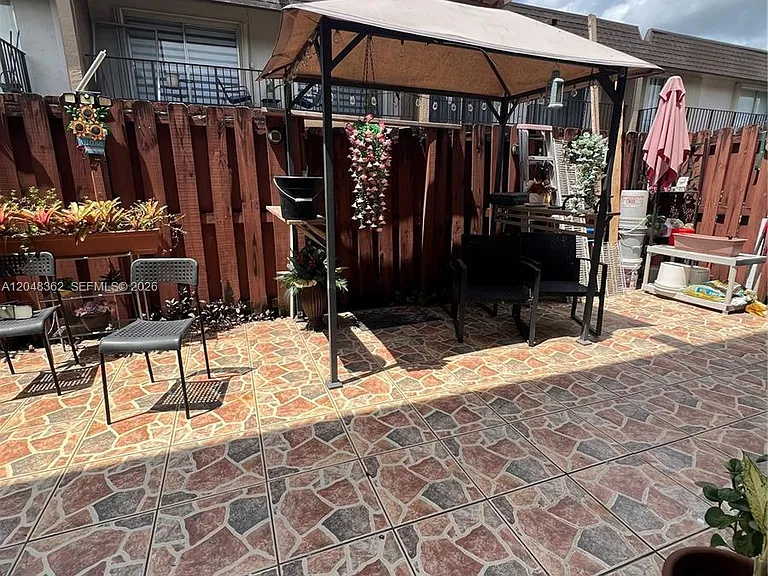 870 SW 129th Pl #106 — Photo 2