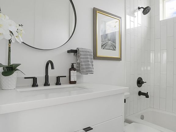 4th image of 4177 S Normandie Ave #1