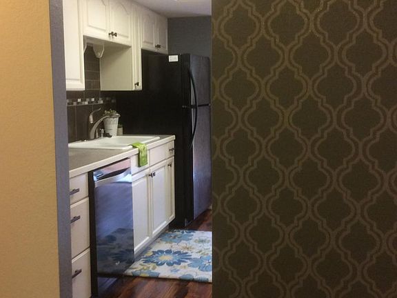 Entry to Kitchen