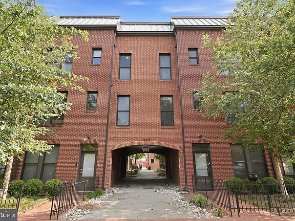 3rd image of 1309 E St SE #20