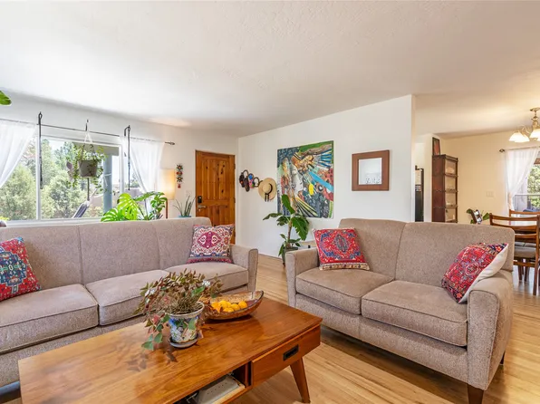 102 Mateo Cir N, Santa Fe, NM 87505
