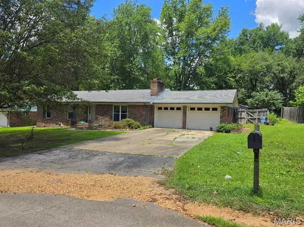 1008 Cedar Ln, Dexter, MO 63841