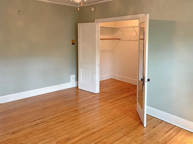 Oakview Apartments — Photo 6