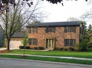 1365 S Folkstone Ct, Ann Arbor, MI 48105