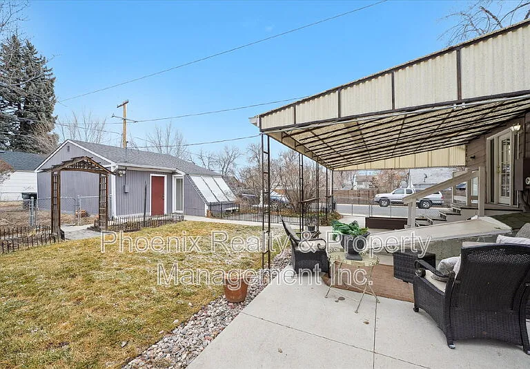 211 E Geneseo St — Photo 20