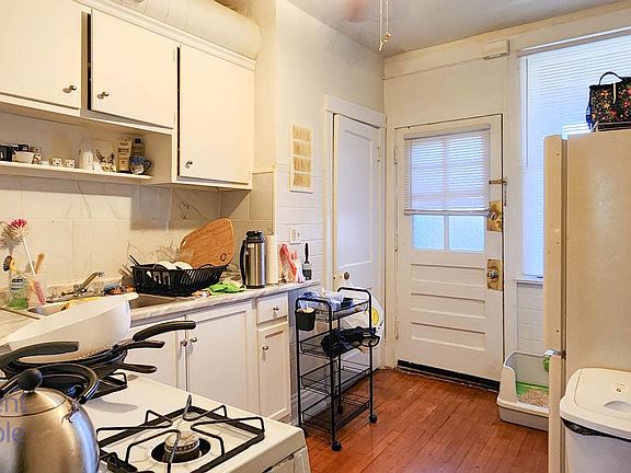 5th image of 1154 W Morse Ave #2