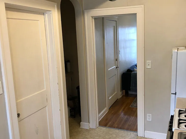 417 Lyon St NE #4 — Photo 3