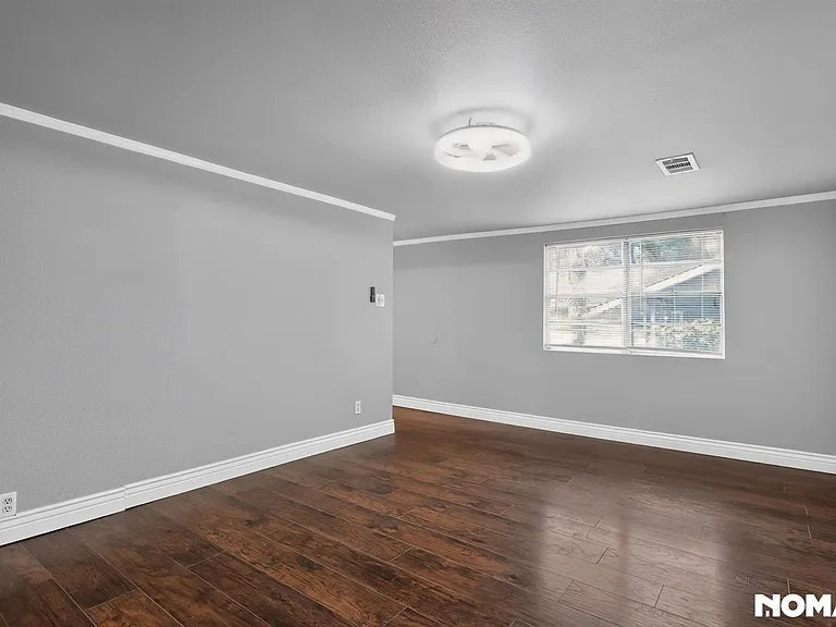 708 S Chestnut St — Photo 8