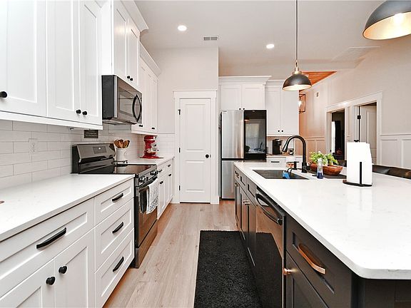 4th image of 2398 Belhaven Rd