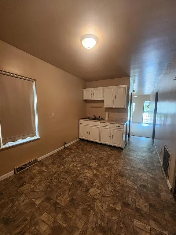 2700 Jefferson St — Photo 4
