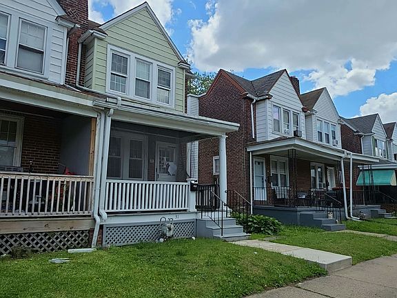 3rd image of 31 E 15th St