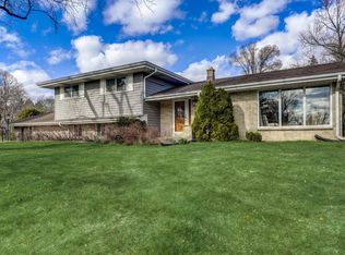 8210 Fairmont Ln, Greendale, WI 53129