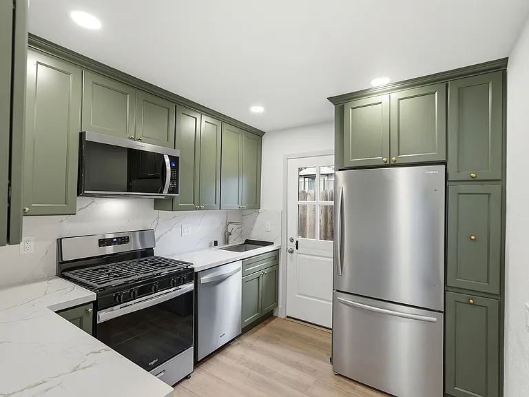 207 Alaska Ave #3 — Photo 1