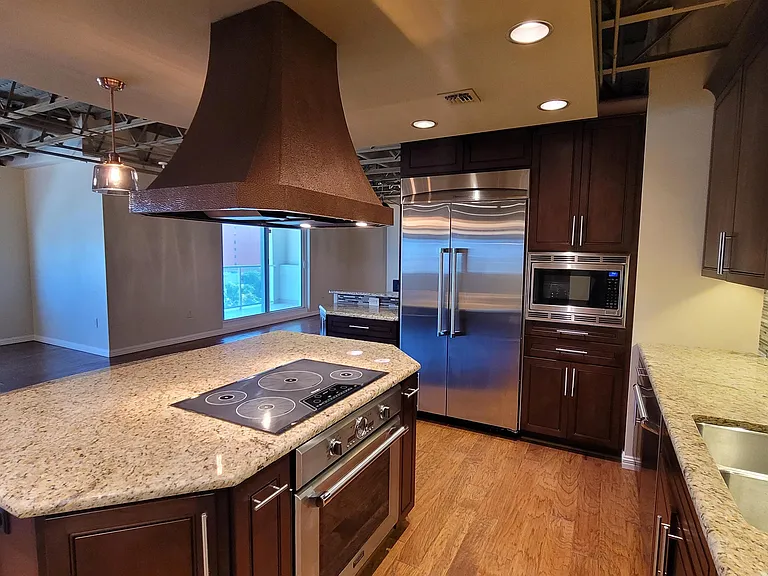 901 N Upper Broadway #1 — Photo 10