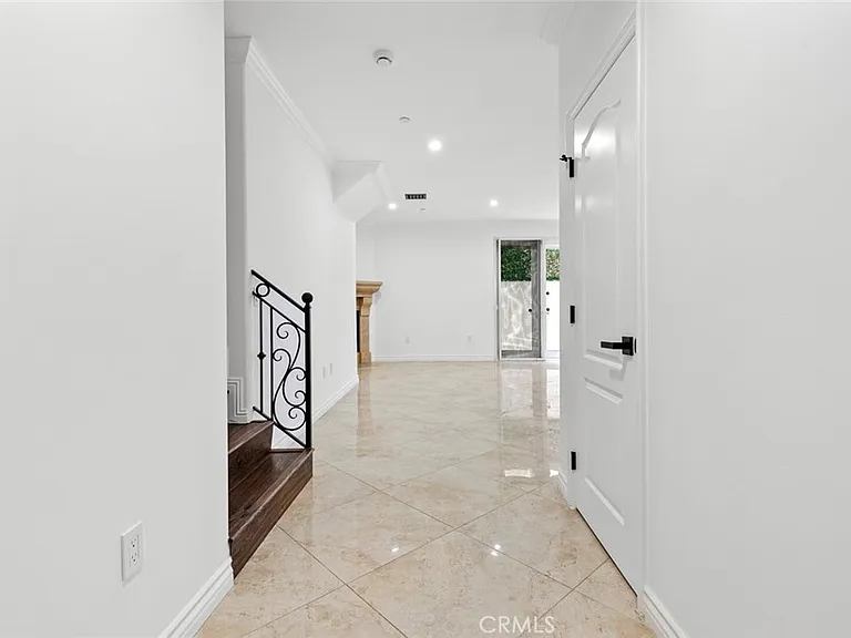 333 Milford St #105 — Photo 16