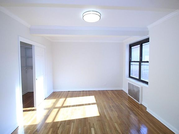 3rd image of 3415 Parsons Blvd APT 7J