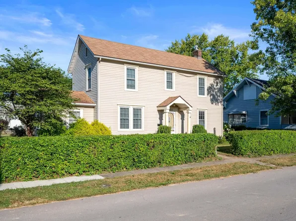 132 N Water St, Albany, IN 47320