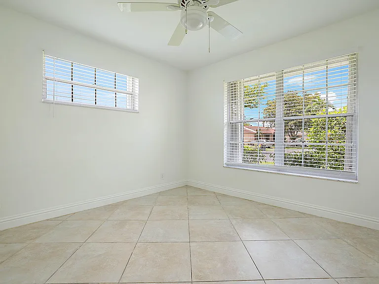 5241 Breadfruit Cir — Photo 19