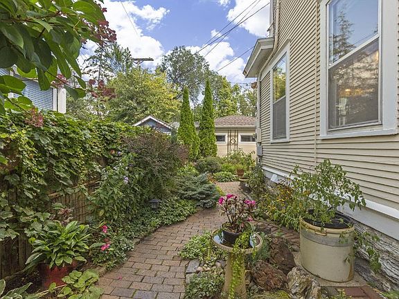 3rd image of 1618 W 25th St