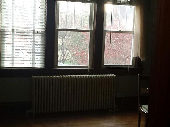2nd image of 3313 Hillcrest Ave NW