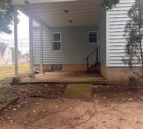 5th image of 62 Indianola Rd