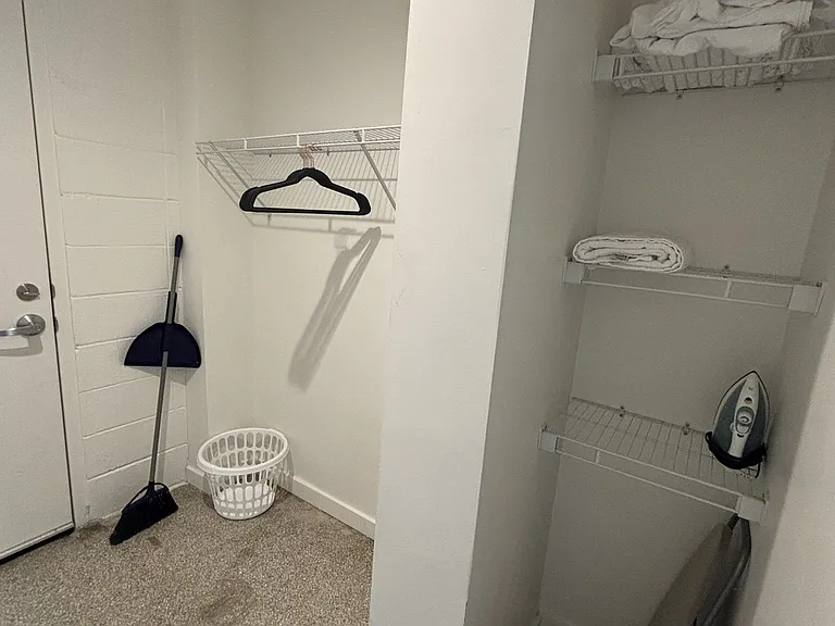 Studio Arms Apartments — Photo 14