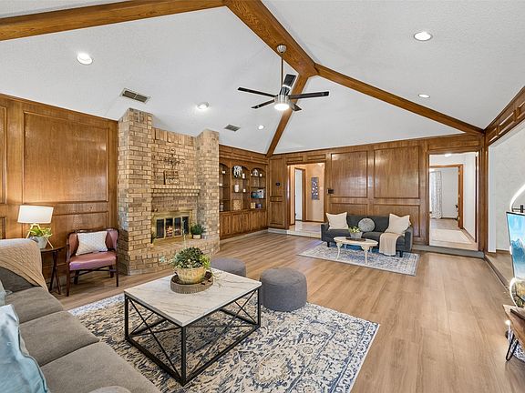 5th image of 902 Briarcliff Ct