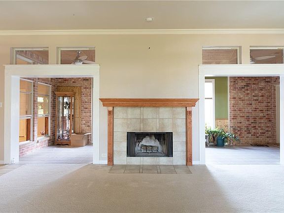 3rd image of 2852 Lake View Dr