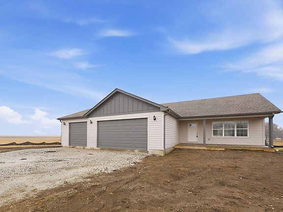 3rd image of 477 Emma Dr